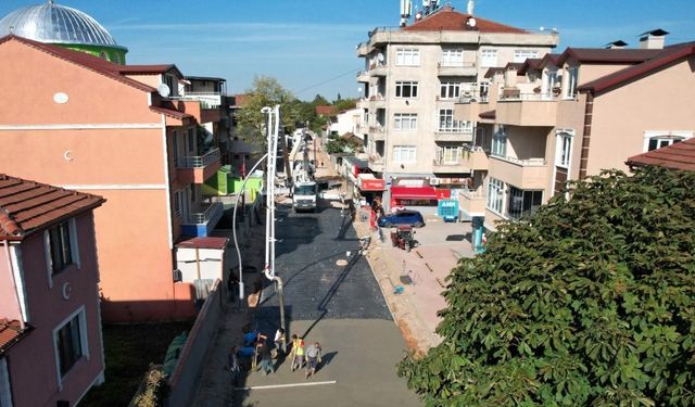 Başiskele Cumhuriyet Caddesi’nde üstyapı çalışması