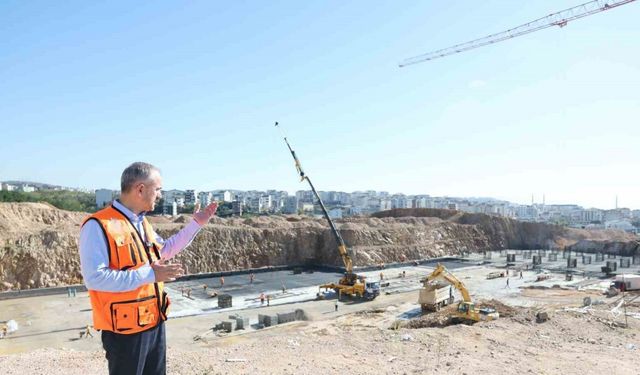 Başkan Çiftçi devlet hastanesi şantiyesinde: "İnşaat hızla ilerliyor"