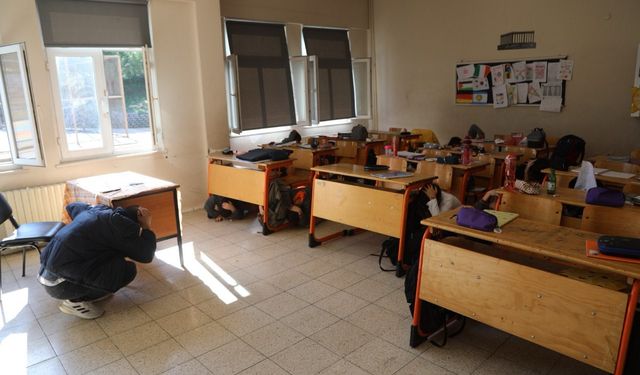 ÇAK-TİM, Çayırova’daki okullarda afet eğitimlerine başladı