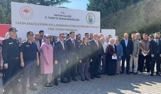 Çiftçilere 300 bin sebze fidesi dağıtıldı
