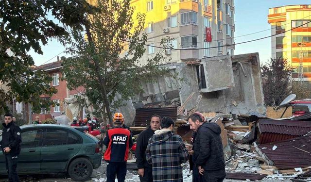 Çöken binanın eski hali ortaya çıktı