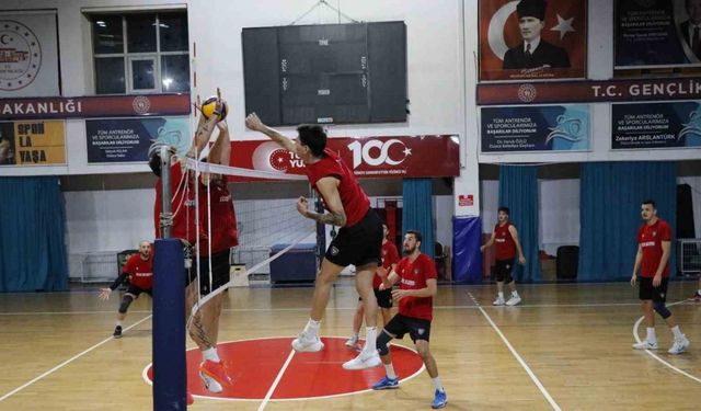 Dev maç Yüzce’de