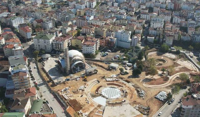 Kent Meydanı’nda çalışmalar tam gaz devam