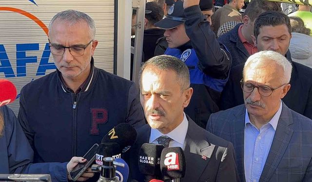 Kocaeli Valisi Aktaş: "Ailenin binanın 2. katında oturduğunu değerlendiriyoruz"