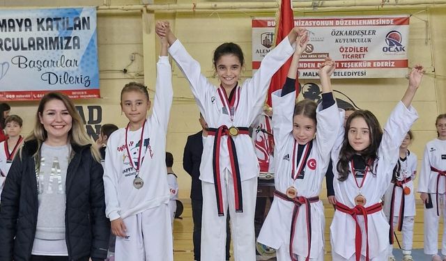 Körfezli tekvandoculardan Balkan Kupası’nda 3 şampiyonluk