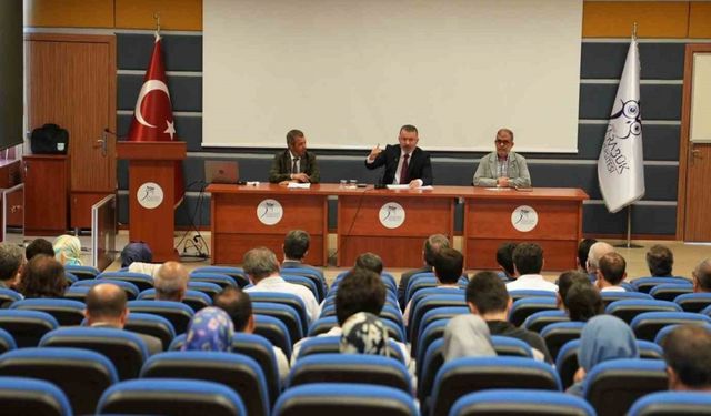 Rektör Kırışık: "Akademisyenlik bilgi aktarmanın ötesinde bir sorumluluktur"