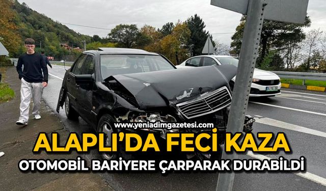Alaplı’da feci kaza: Otomobil bariyere çarparak durabildi