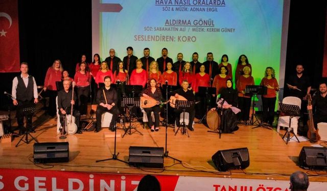 Bolu’da "Karışık Kaset 2" konserine yoğun ilgi