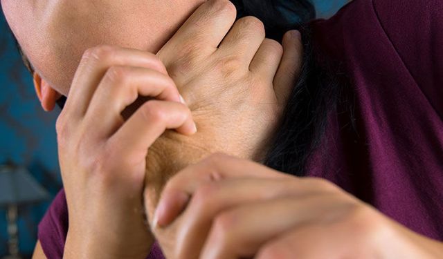 Haber takibi yapan muhabir darbedildi