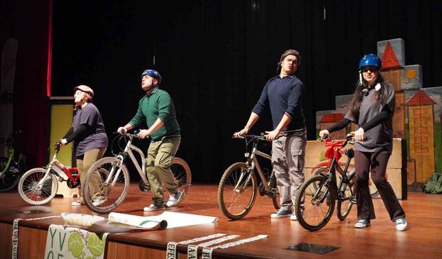 4 bin çocuğa ulaşacak 'İki Teker Bir Rüya' oyunu sahneleniyor