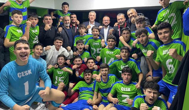 Çayırova Belediyesi Eğitim Spor Kulübü U-16 Futbol Takımı şampiyon oldu
