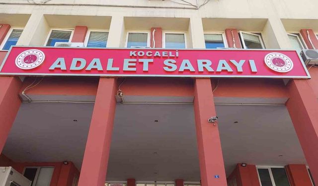 Park kavgasında komşusunu yaraladı