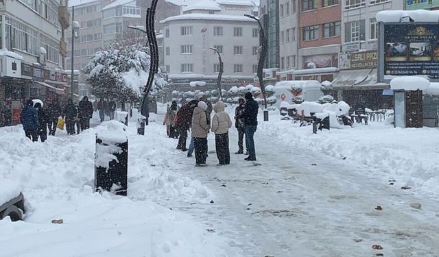 Kar esir aldı: 'Hiç kimse panik yapmasın'
