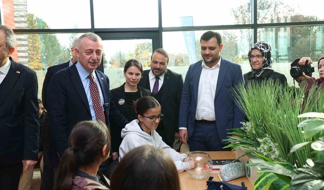 Başkan Büyükakın: 'Kütüphanelerde gençlerimizi geleceğe hazırlıyoruz'