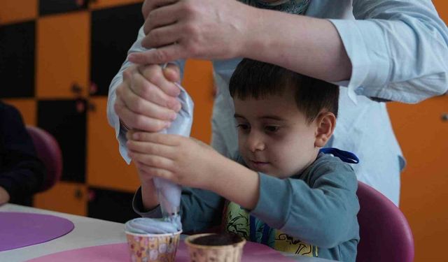 Çocuk üniversitesi minik öğrencileri ağırladı