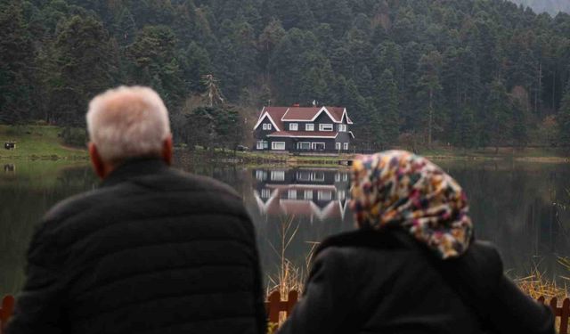 Gölcük Tabiat Parkı'nda kartpostallık manzara