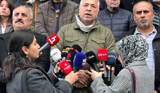 Kocaeli'deki fabrika yangınında ölenlerin yakınlarından SGK önünde açıklama