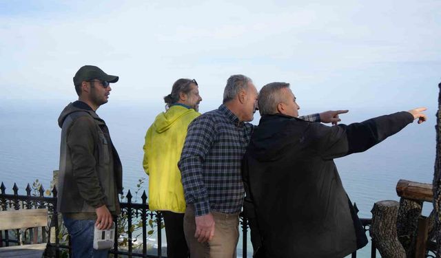 Köylülerin yaptığı teras manzarasıyla ziyaretçileri mest ediyor