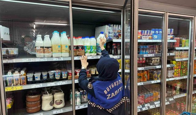 Raflarda bulunan tarihi geçmiş ürünler imha edildi