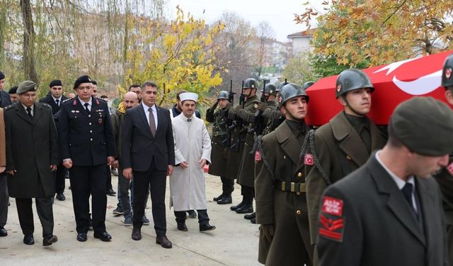 Vefat eden Kıbrıs gazisi son yolculuğuna uğurlandı