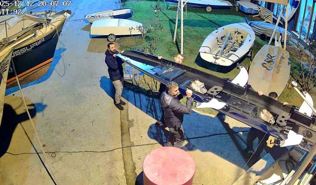 Yelken kulübüne kaçak tekne operasyonu