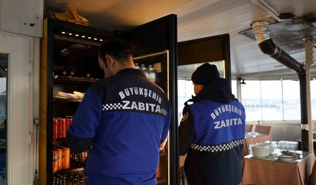 Zabıtadan balıkçı teknelerine yılbaşı denetimi