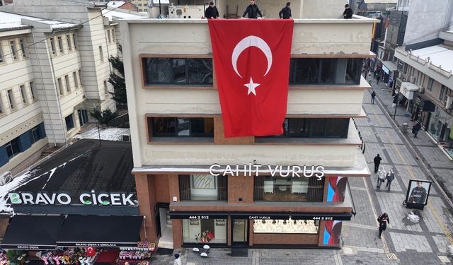 Sokaklar Türk bayrakları ile donatıldı