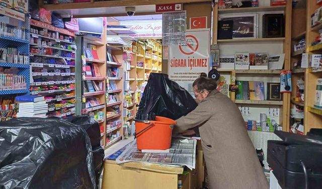 Yurt dışında olan Katarlının dairesini basan su 6 esnafı mağdur etti