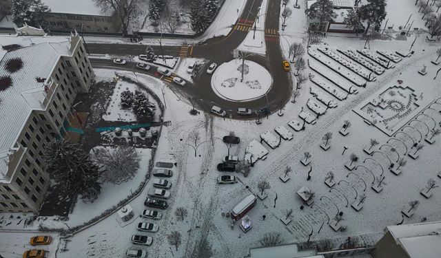 Bolu'da karla gelen kış güzelliği böyle görüntülendi