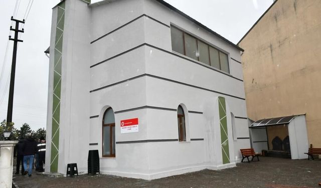 Hayırsever iş insanı babası adına cami yaptırdı