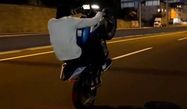 Akrobatik hareketler yapan motosikletli 'aday sürücü' çıktı