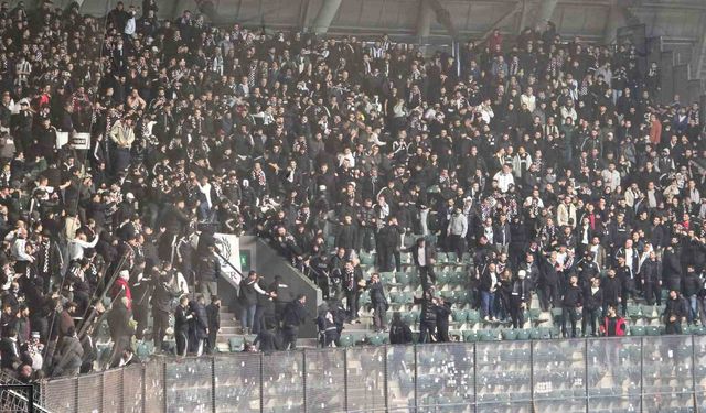 Beşiktaş tribünü karıştı, 15 taraftara adli işlem yapıldı