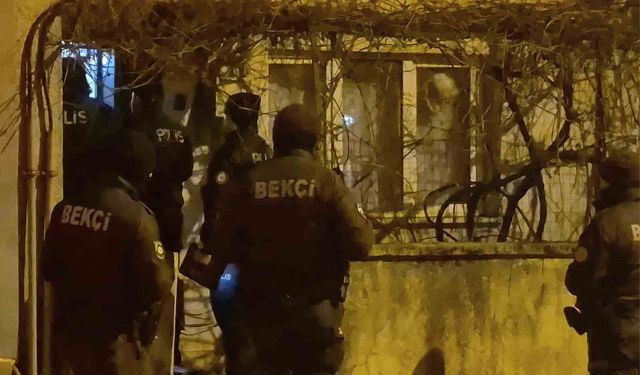 Evine pencereden giren genç, hırsız sanılarak paniğine neden oldu