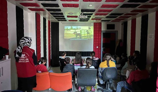 Kış kulübünde sinema etkinliği