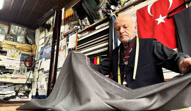 Mesleğinde yarım asrı geride bırakan terzi tarihi kentte zamana direniyor