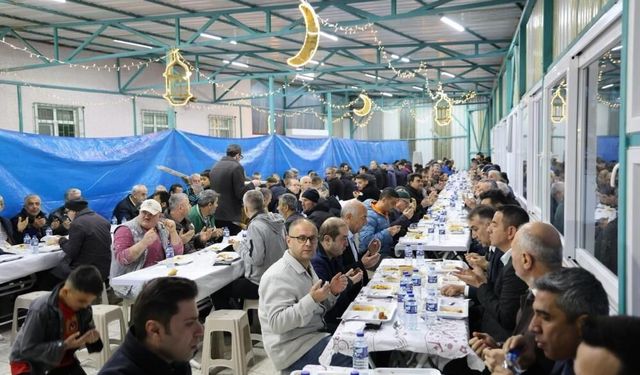 Vali Oktay Çağatay, mahalle iftarında vatandaşlarla buluştu