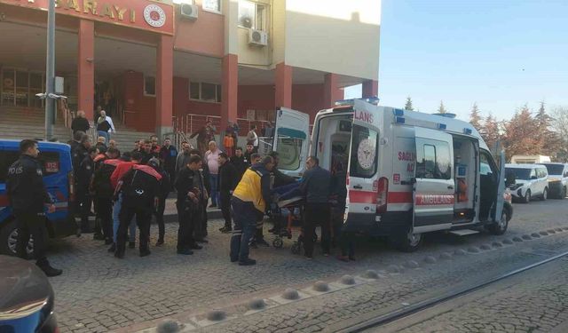 Adliye önünde kalbinden bıçaklanarak öldürüldü