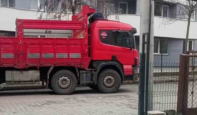 Çalıntı tır sokakta park halinde bulundu