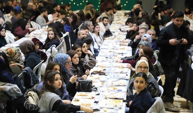 Gençler iftar programında buluştu