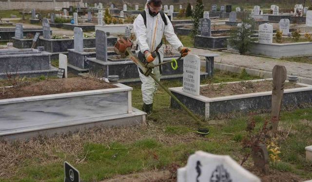 Mezarlıkların bakımları tamamlandı
