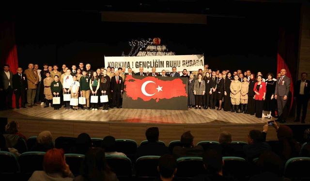 Öğrencilerden İstiklal Marşı'na anlamlı program