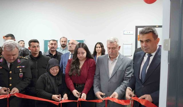 Şehidin adı köy okulundaki kütüphaneye verildi