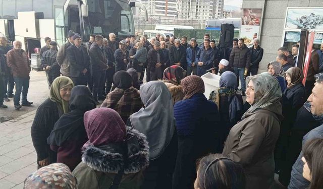 Şevval umresi için 25 kişilik kafile dualarla uğurlandı