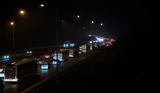 Bolu geçişinde bayram trafiği kilit