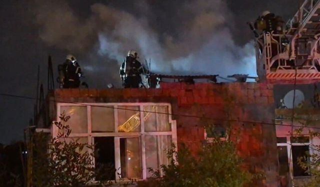 Çatı katında yangın paniği