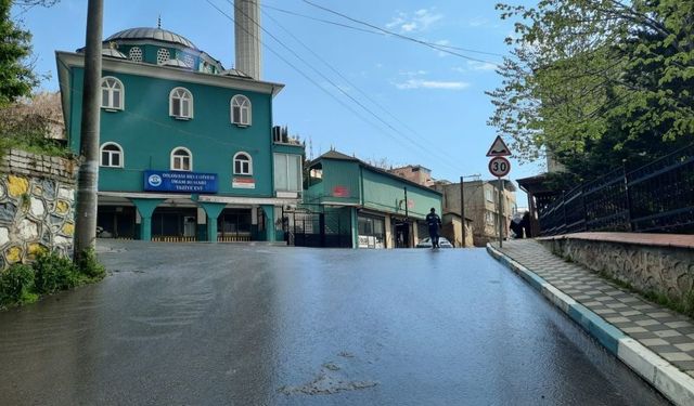 Sokaklar sabunlu suyla yıkandı