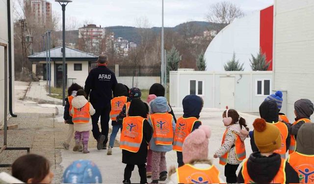 4 ayda 8 bin 800 kişiye afet bilinci kazandırıldı