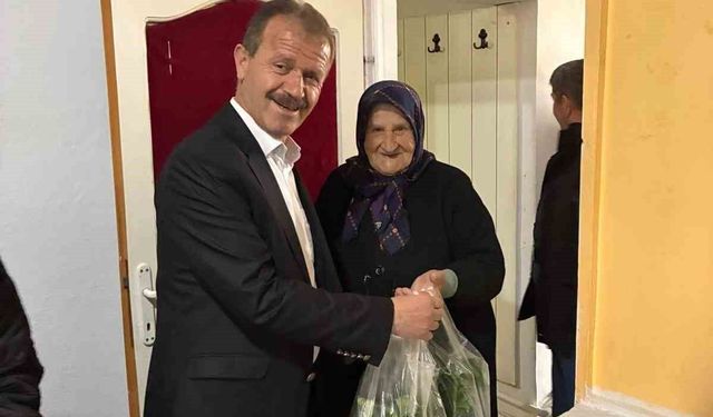 Belediyeden üreticiye 5 bin 600 fide desteği