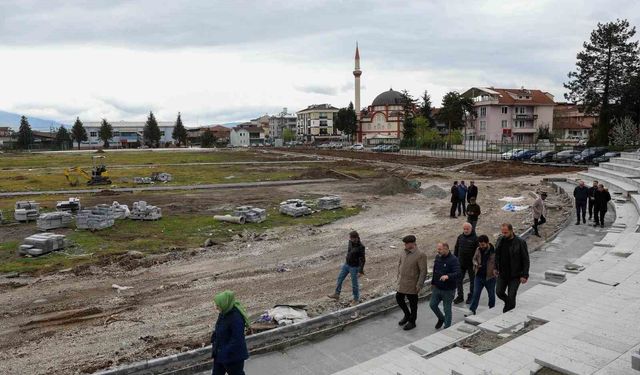 Şehrin kalbinde 3 park birbirine bağlanıyor