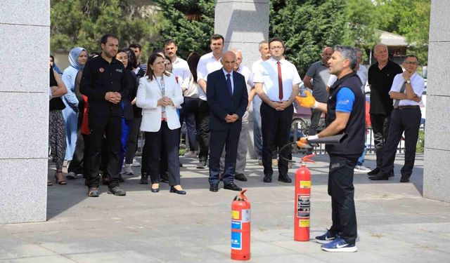 Valilikte yangın tatbikatı